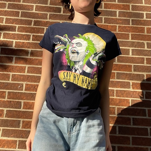 SOLD Beetlejuice graphic tee - Picture 2 of 8